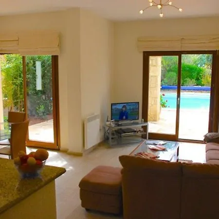 וילה “how To Rent Your Perfect Aphrodite Hills Villa” Loukia