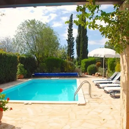 “how To Rent Your Perfect Aphrodite Hills Villa” Loukia וילה קוקליה
