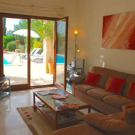 “how To Rent Your Perfect Aphrodite Hills Villa” Loukia קוקליה