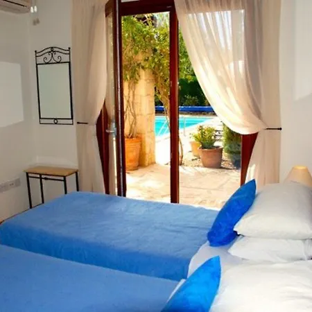 וילה “how To Rent Your Perfect Aphrodite Hills Villa” Loukia